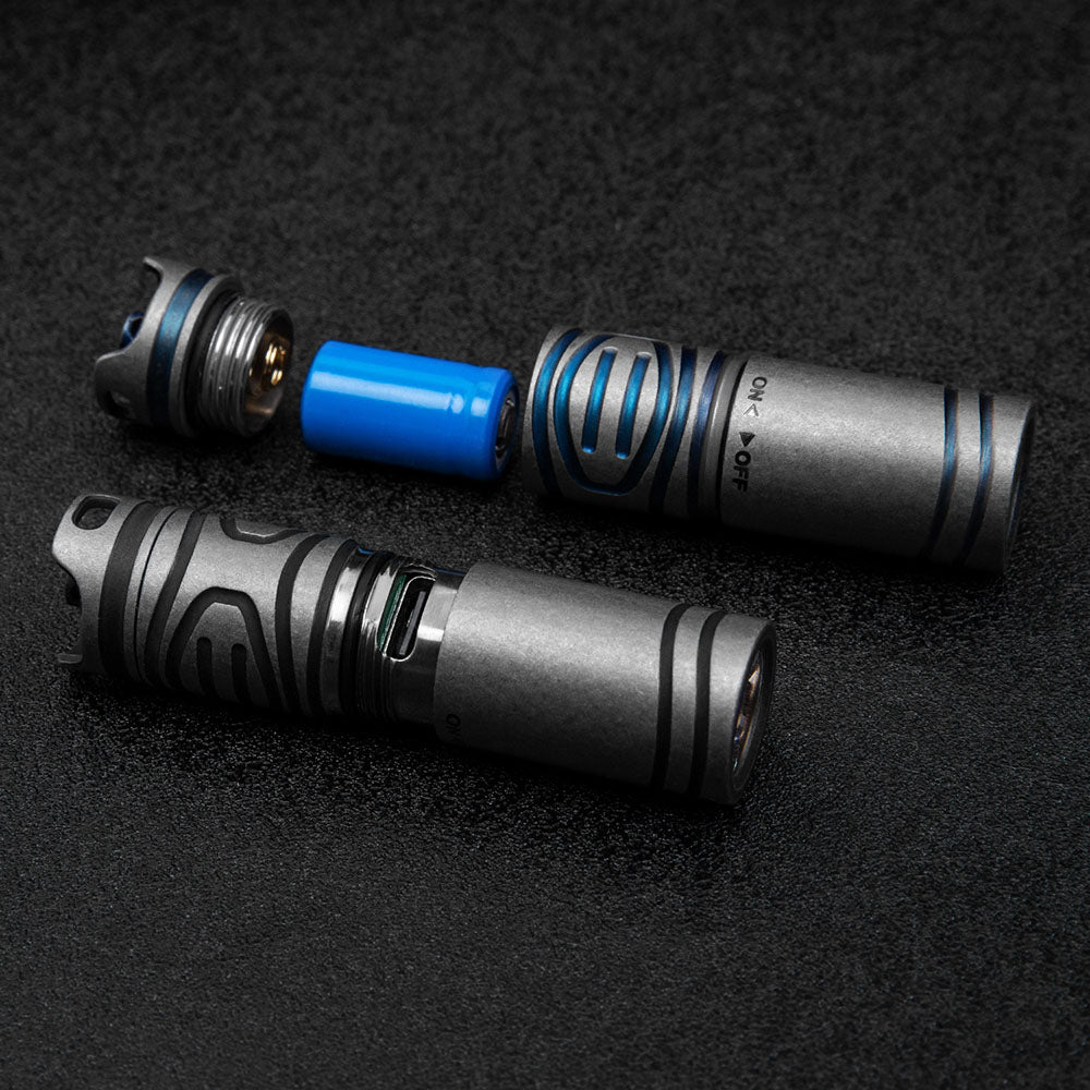 Minilinterna LED recargable de titanio, resistente al agua, llavero colgante EDC