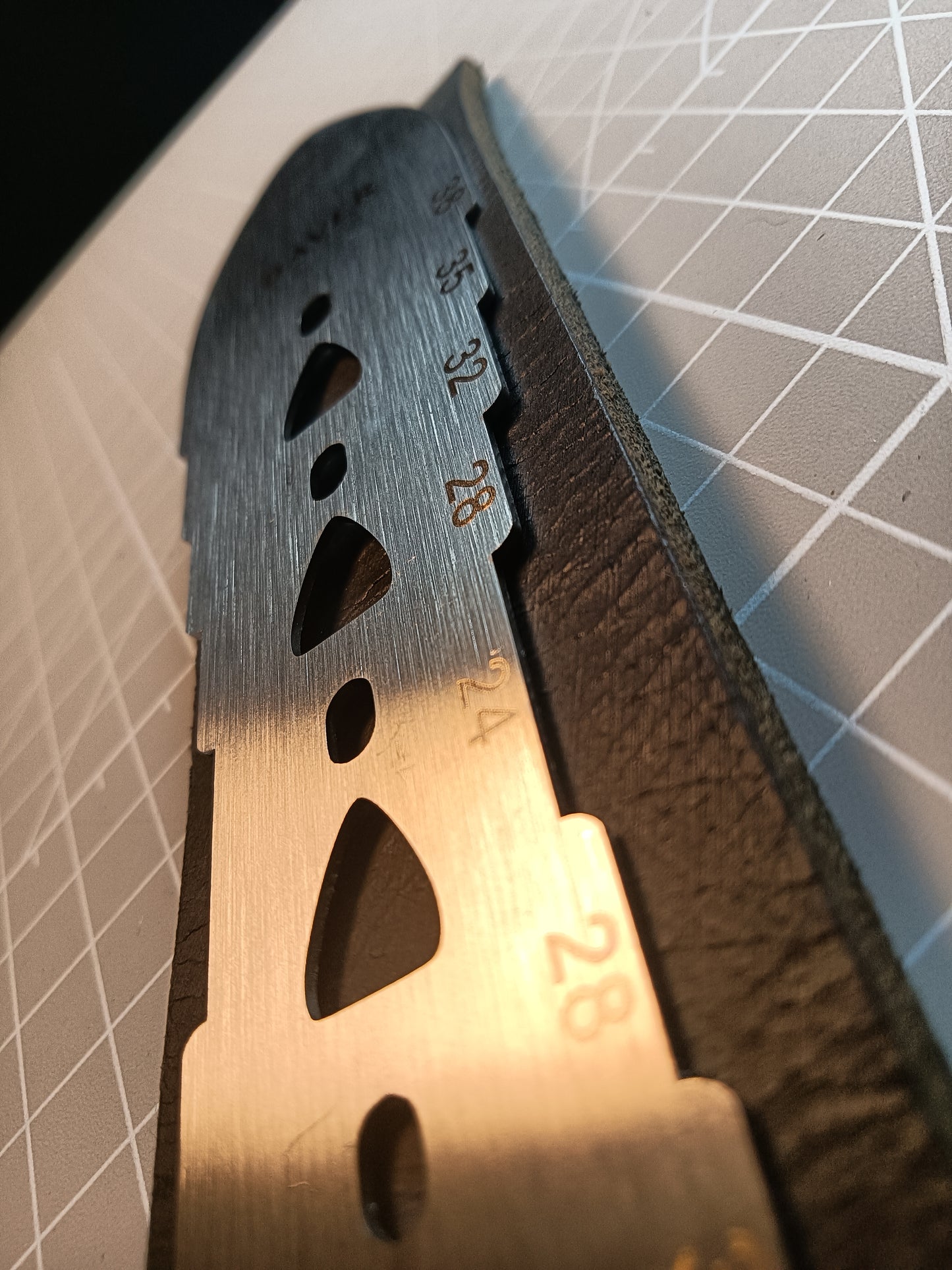 LeatherCraft Gürtelstanzer, Lochabstandsschablone mit Bogenfilet-Designlineal-Set, US